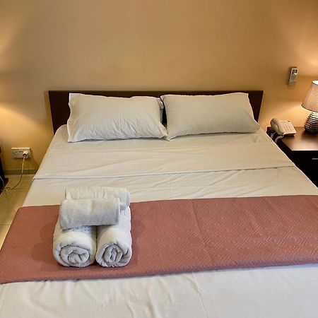 Malta Paradise Central Accomodation Hotel Saint Julian's Eksteriør billede