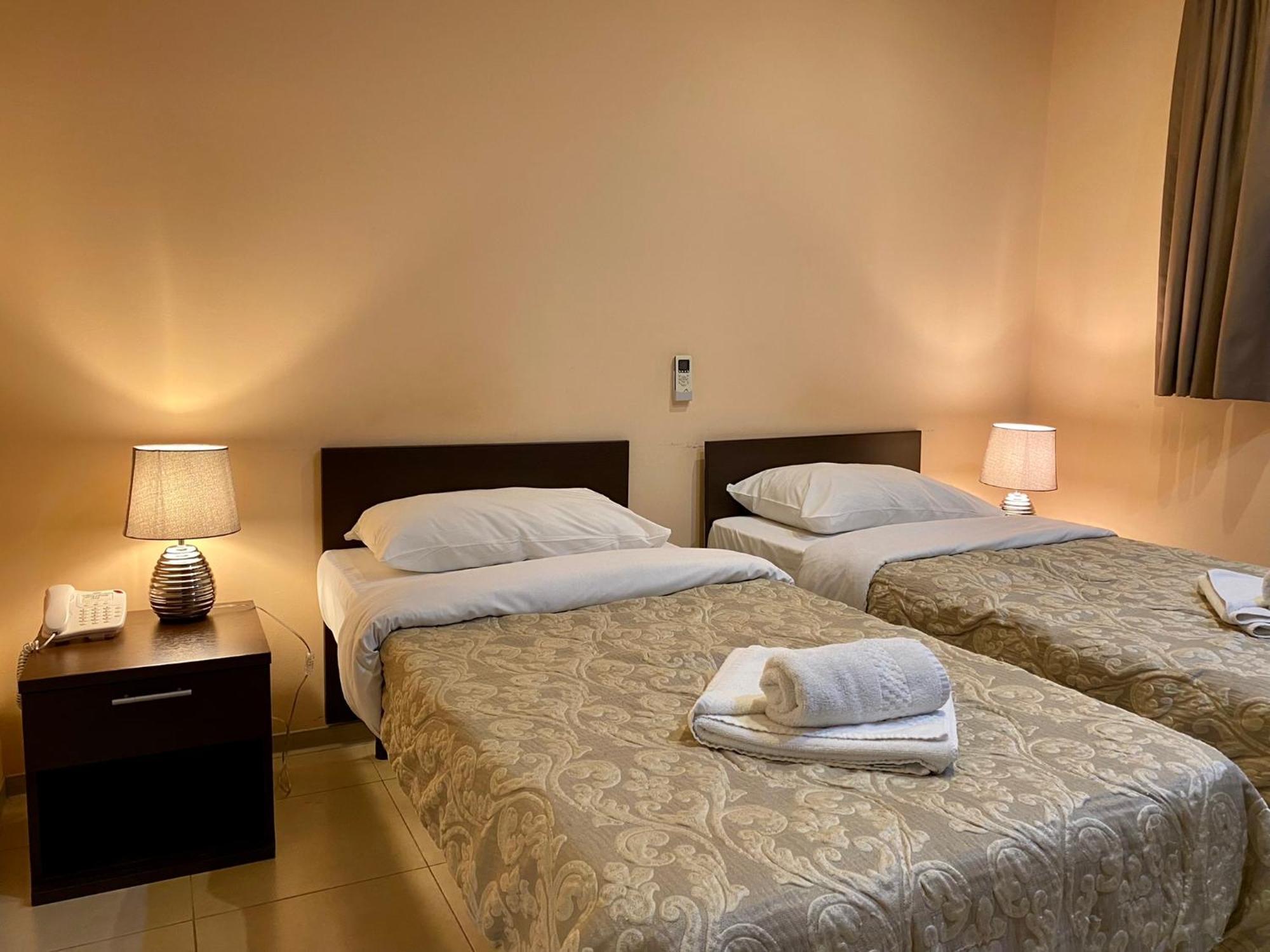 Malta Paradise Central Accomodation Hotel Saint Julian's Eksteriør billede